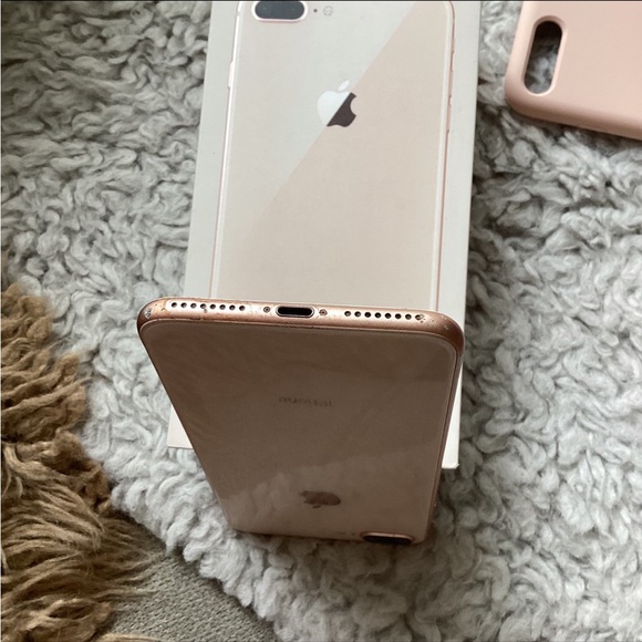 Apple iPhone 8 Plus Unlocked to all Carriers Excellent Condition - Picture 10 of 11